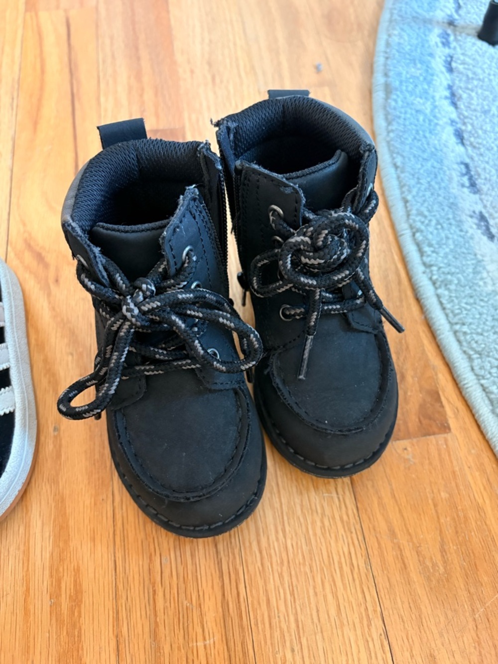Old Navy Black Kids Lace-Up Ankle Boots